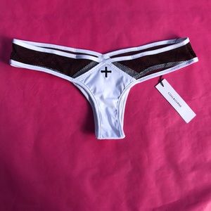 Selling a large Coulbourne Chelsea bottom NWT